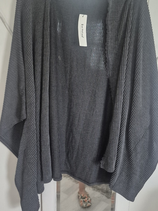 Three Bird Nest Jackets & Blazers - Three Bird Nest Black Pleated Open-Front Cape